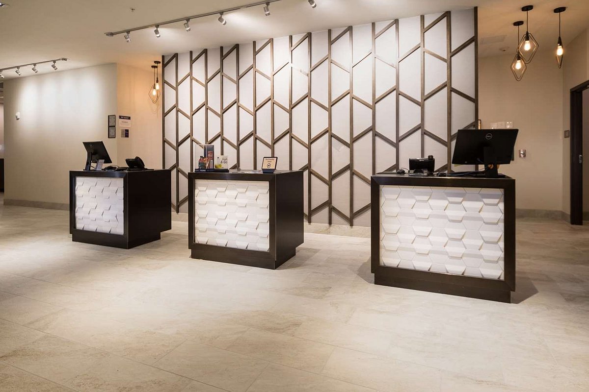 front-desk (1)