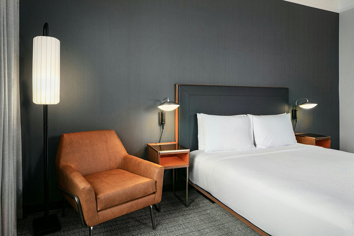 king-guest-room-accessible (2)