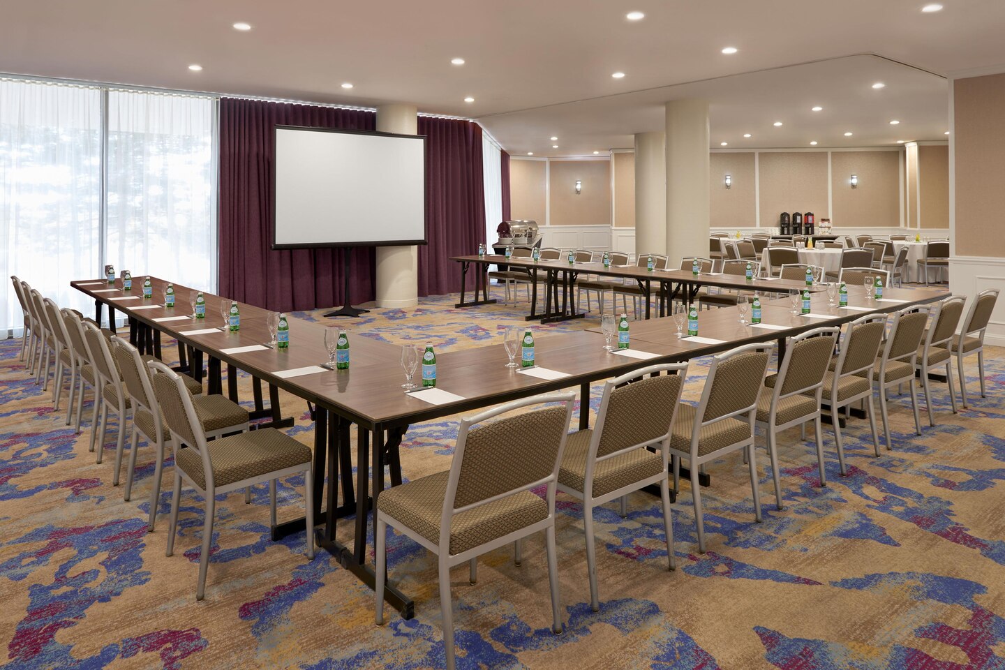 yyzbw-plaza-room-9303-hor-clsc
