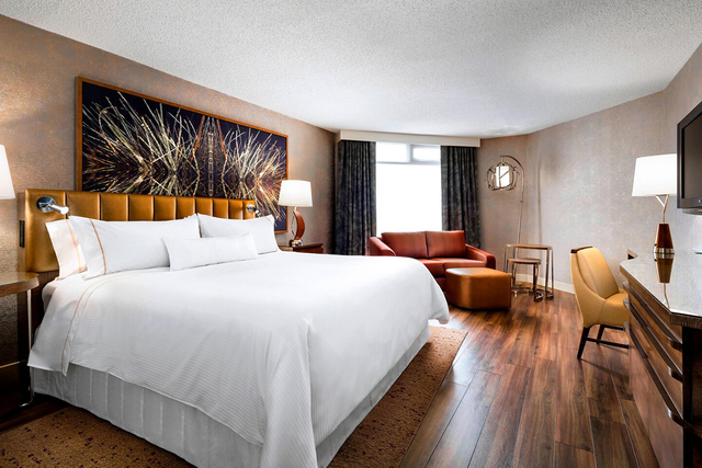 Contemporary hotel table lamp and bedside lighting at Westin Toronto Airport guest room