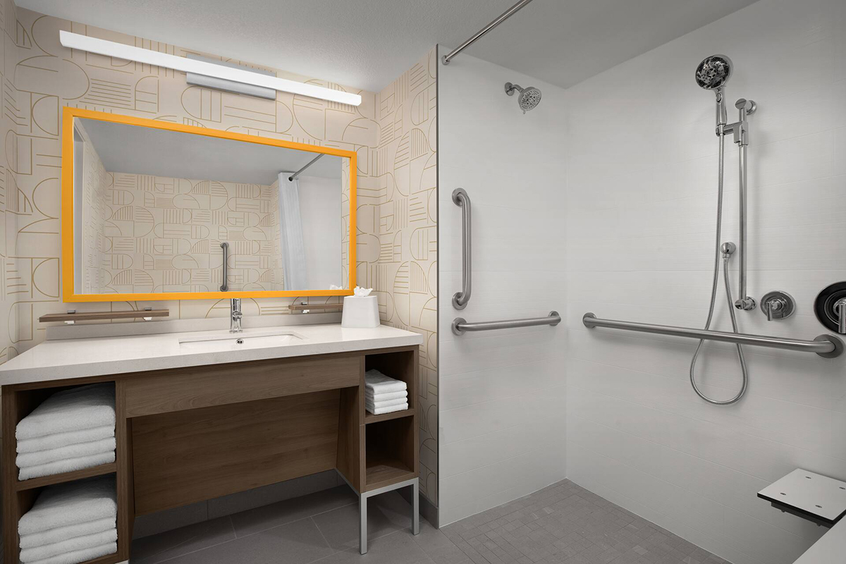 phxdbht-az-scottsdale-hm2-nkjqei-adarollinshower-vanity