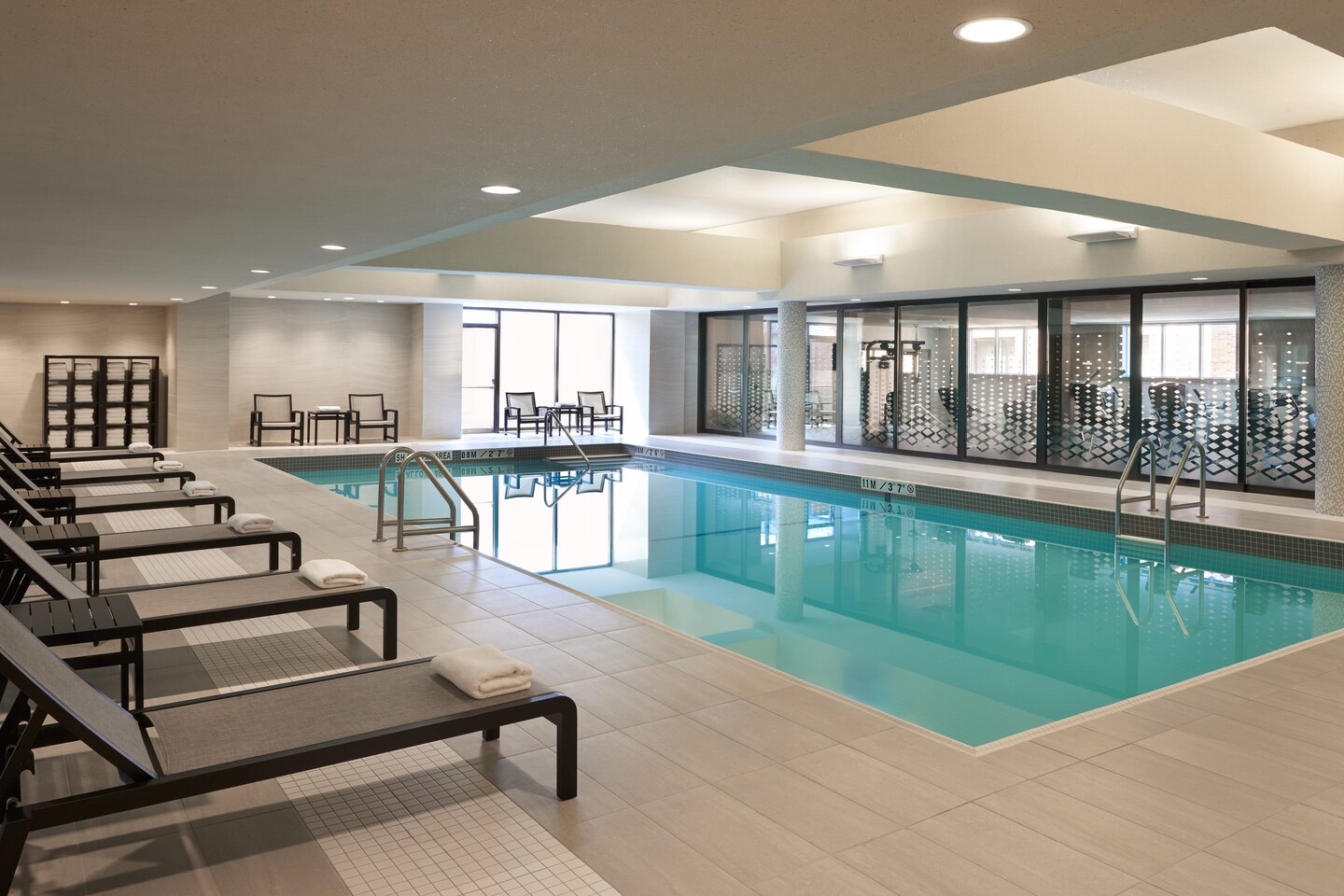 yyzbw-indoor-heatedpool-7107-hor-clsc