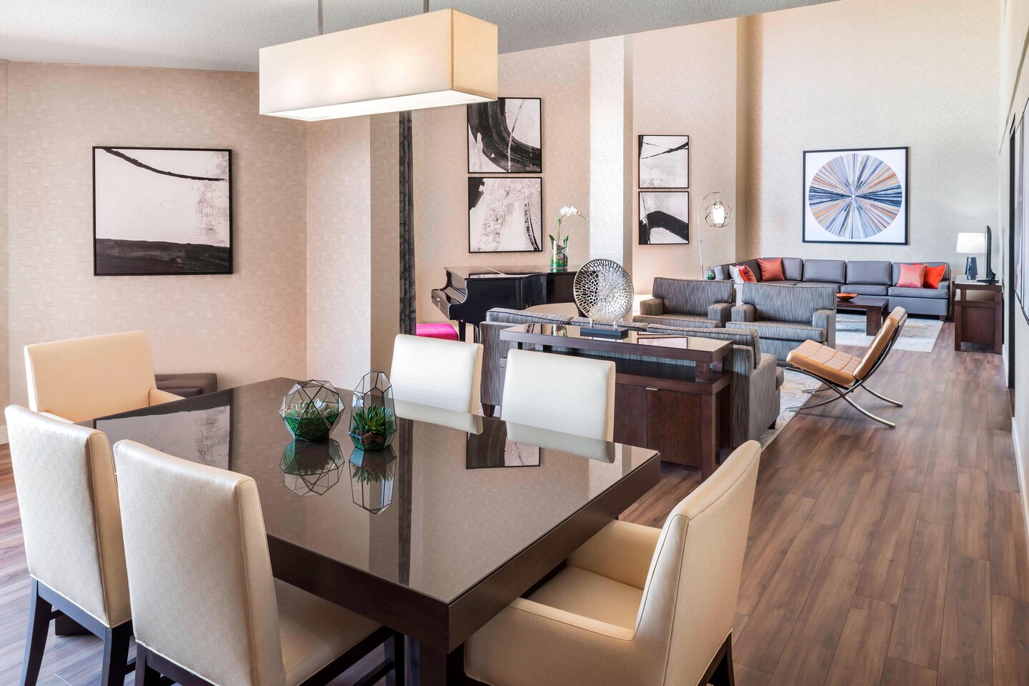 yyzbw-minister-suite-6562-hor-clsc