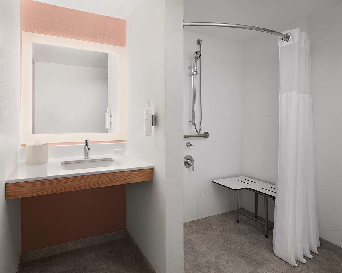 guest-room-bath