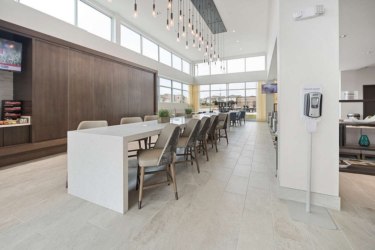 breakfast-area (2)