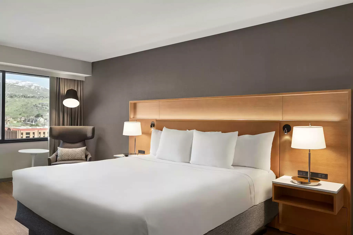 UT302StandardRoomsBedroom14_1